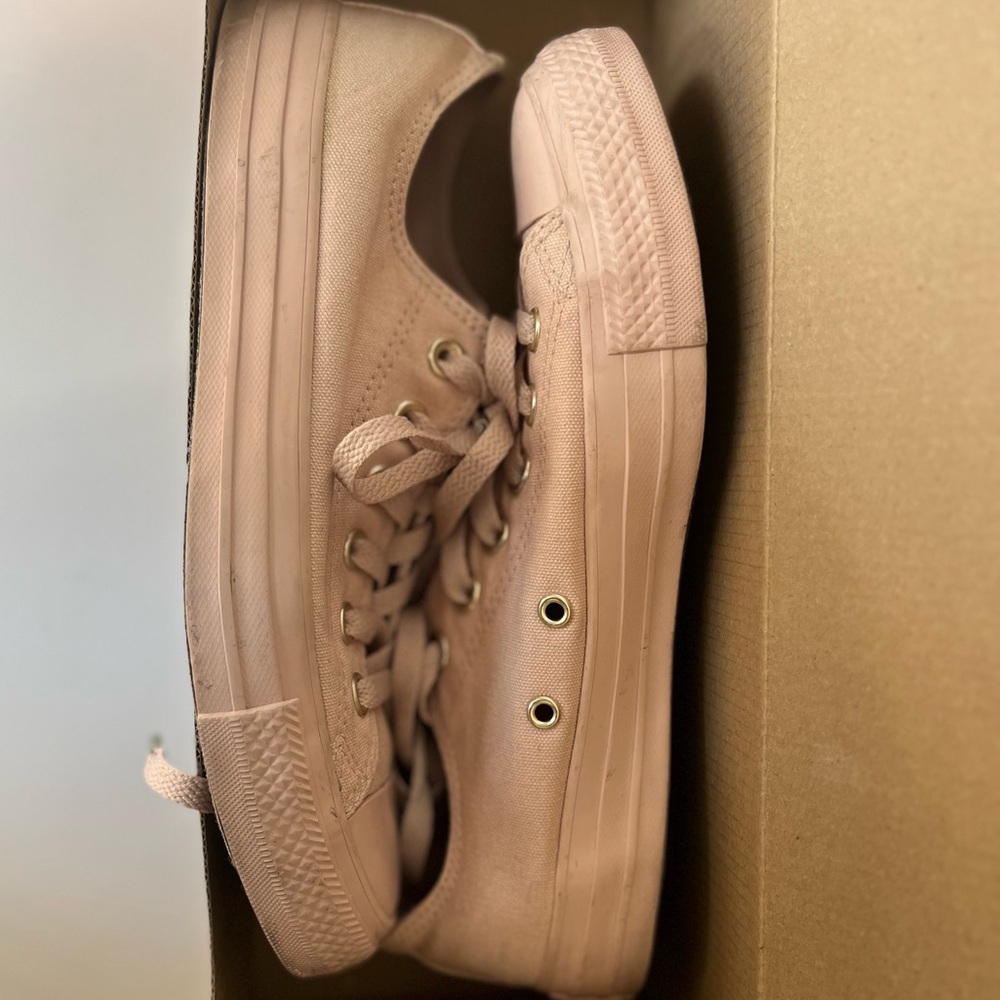 Converse chuck Taylor All Star women’s shoes